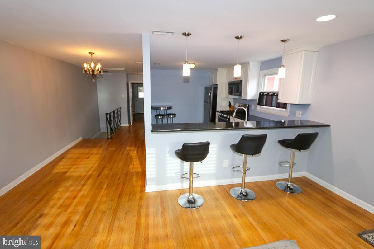 605 Burke Avenue photo 16