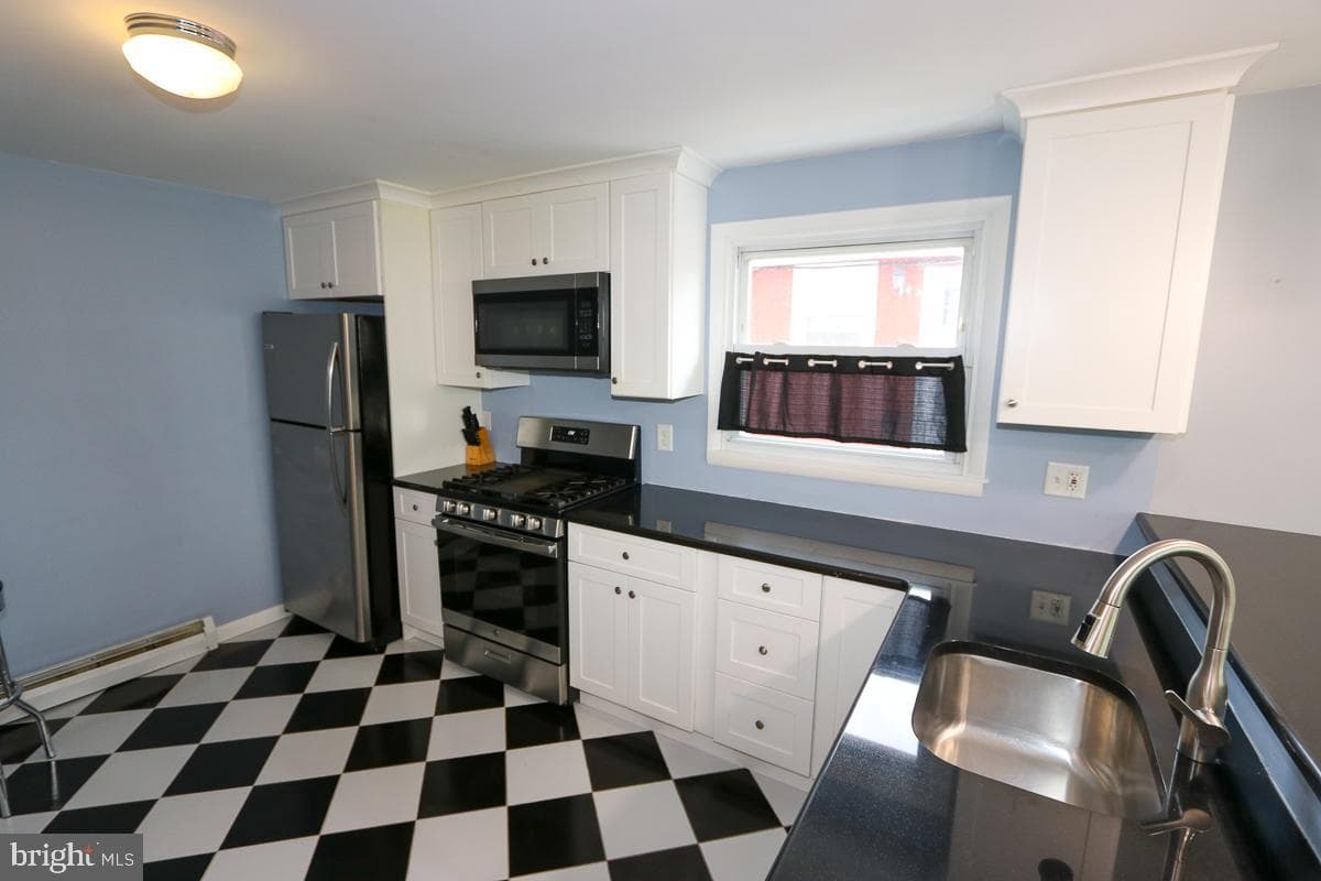 605 Burke Avenue photo 18