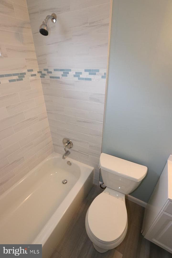 605 Burke Avenue photo 33