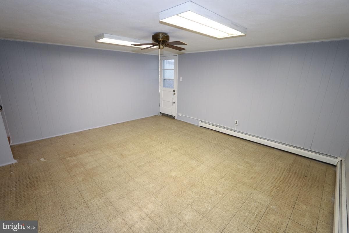 605 Burke Avenue photo 40