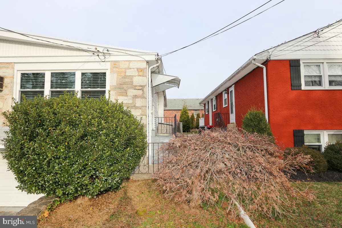 605 Burke Avenue photo 41