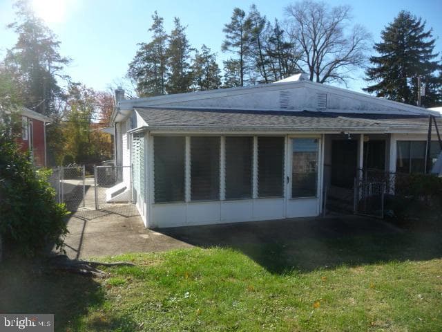 605 Burke Avenue photo 44