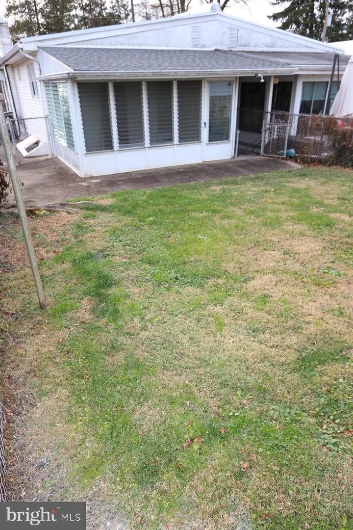 605 Burke Avenue photo 50