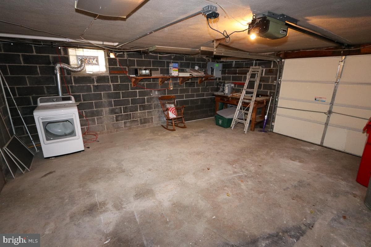 605 Burke Avenue photo 55