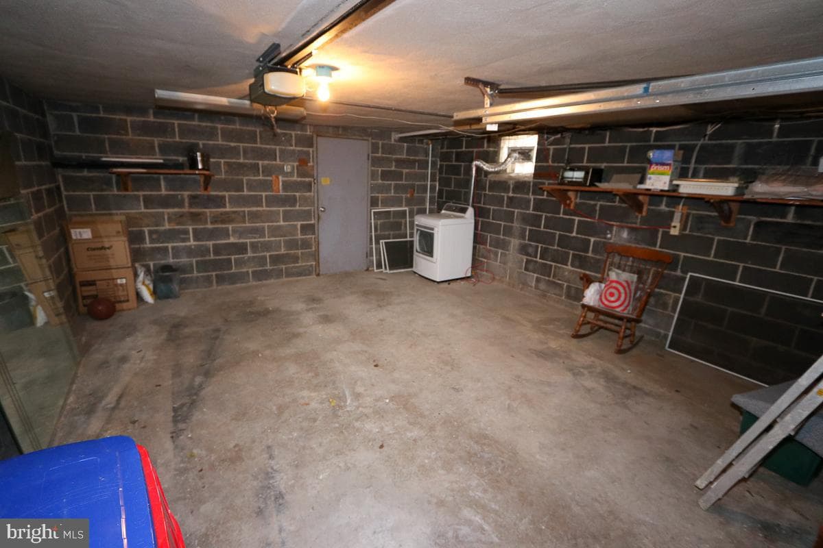 605 Burke Avenue photo 57