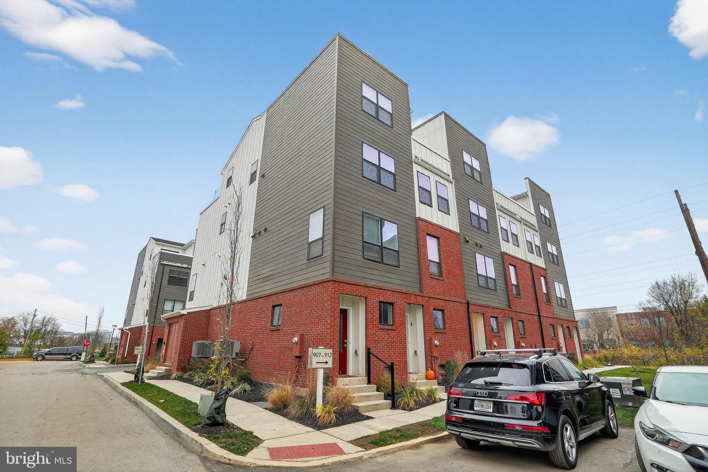 912 Riverplace Drive #m photo 1