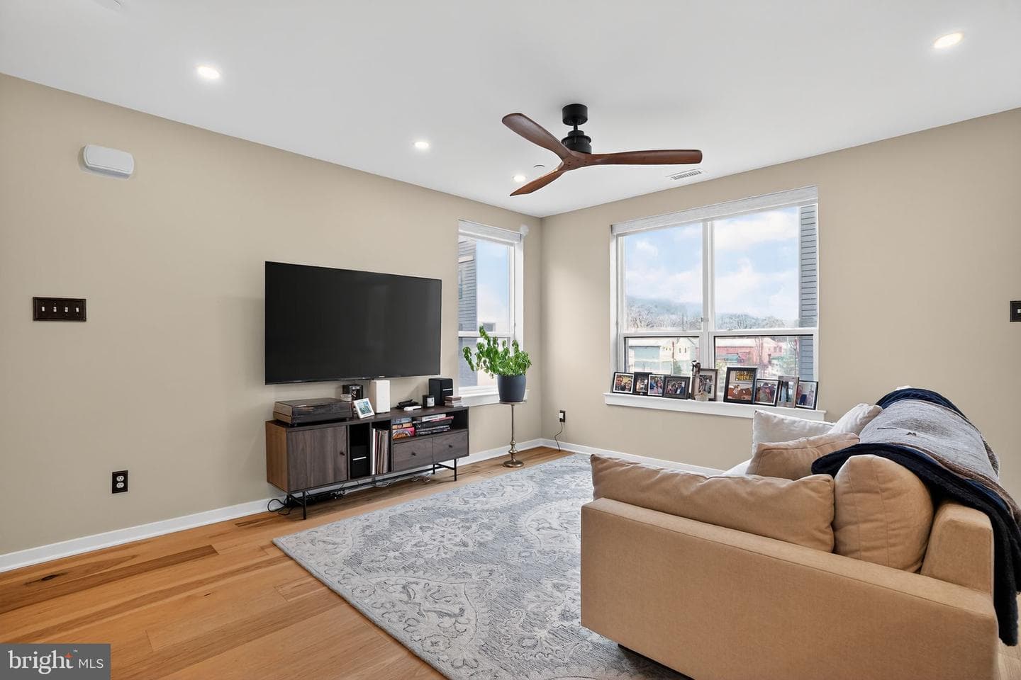 912 Riverplace Drive #m photo 29