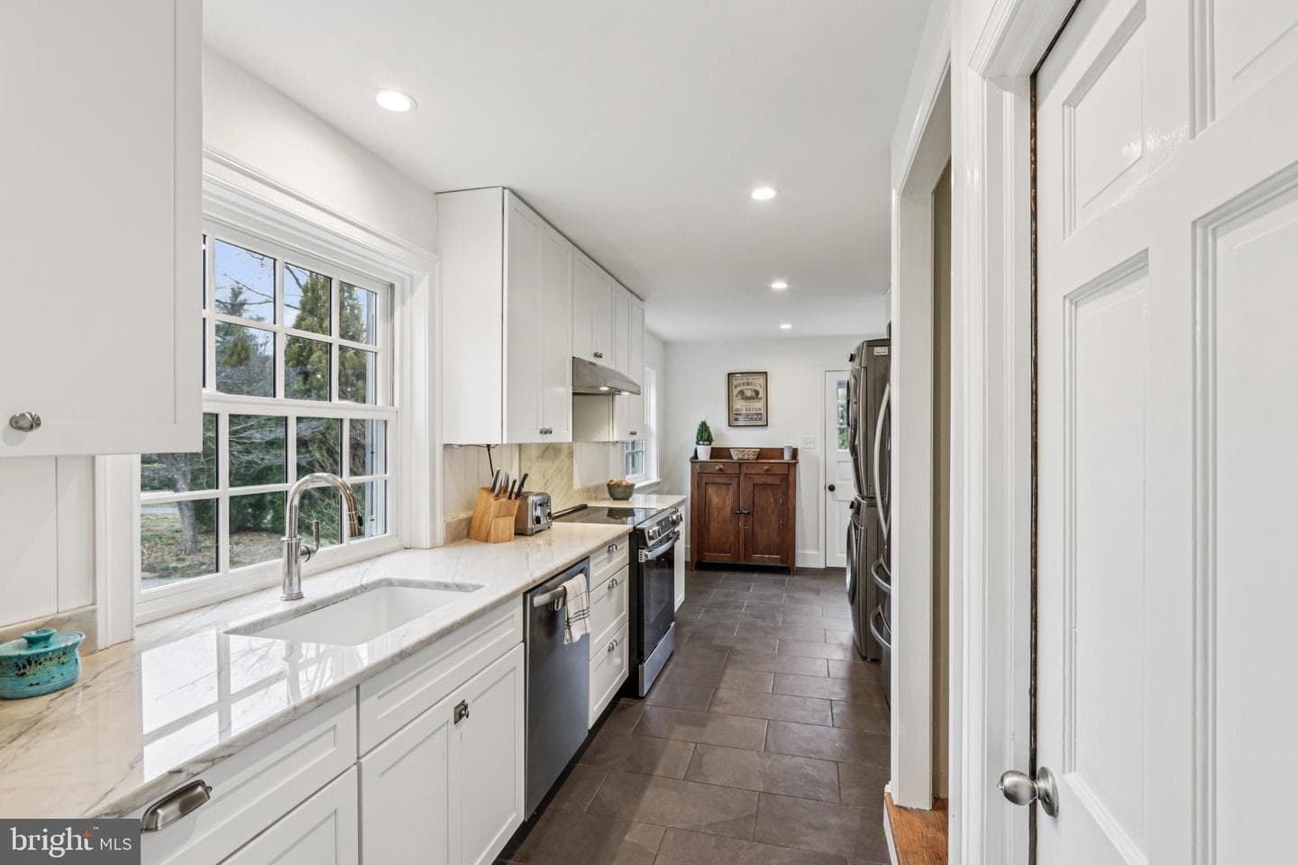 913 Field Lane photo 18