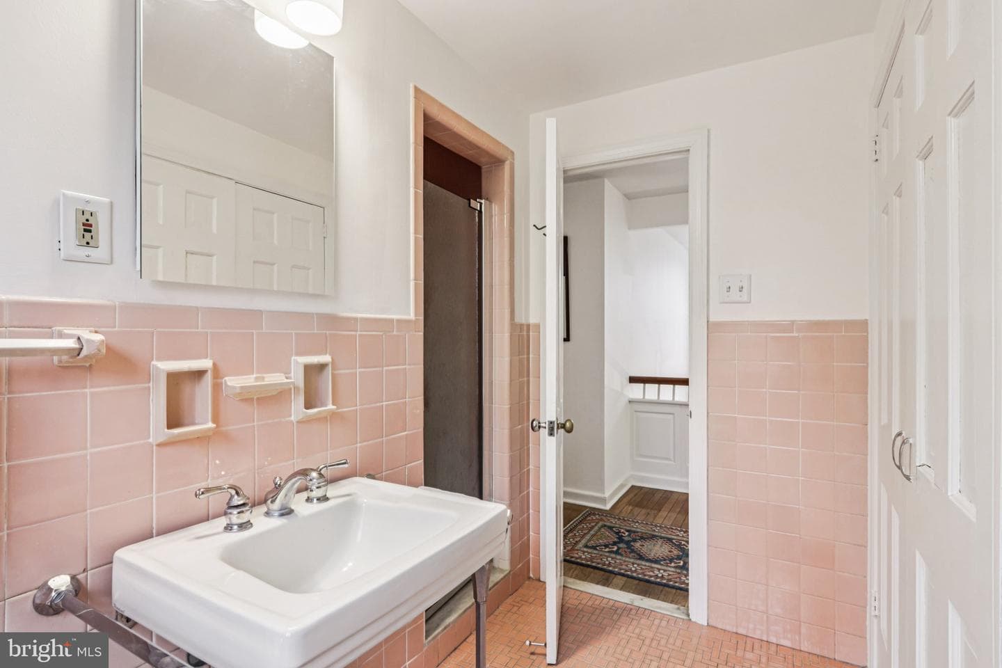 913 Field Lane photo 37