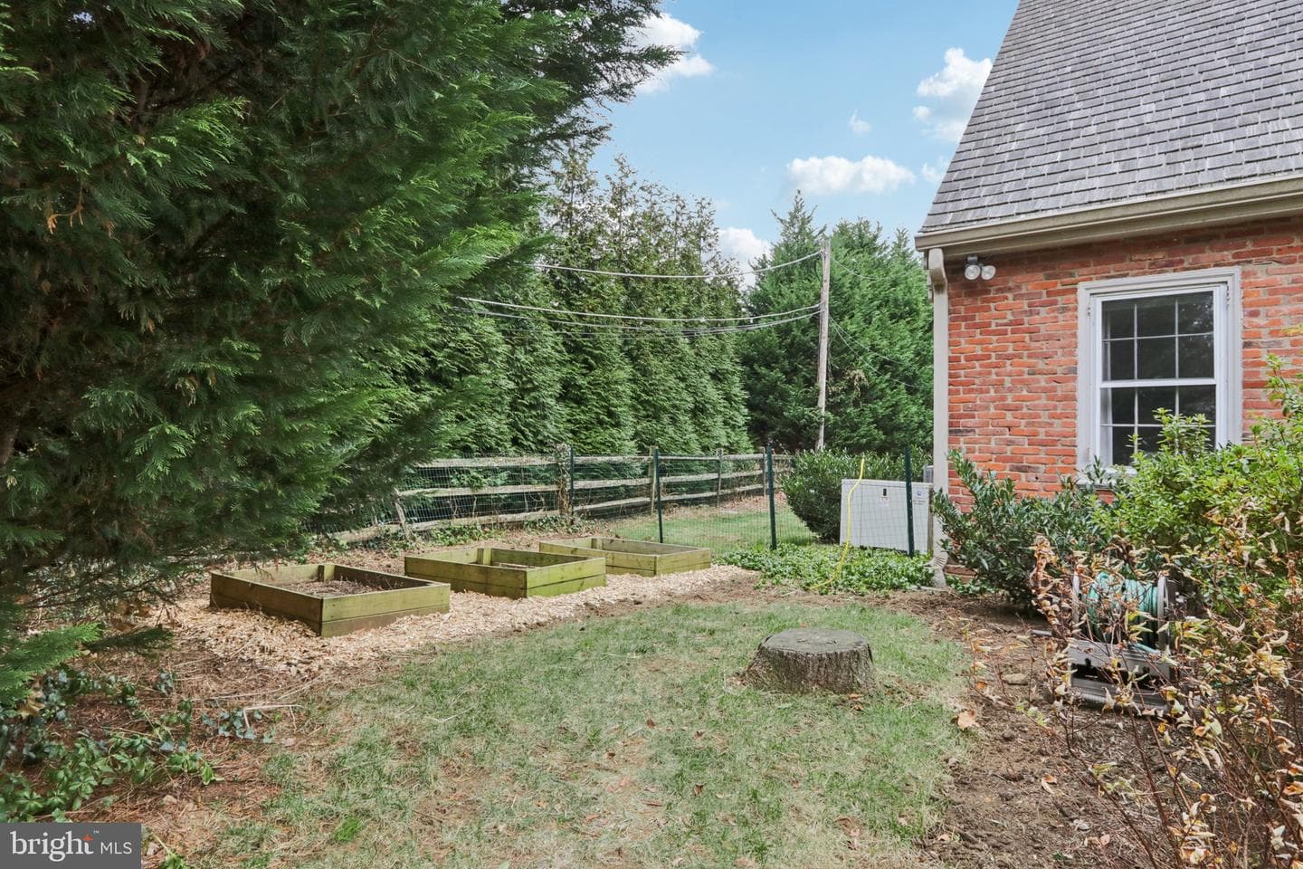 913 Field Lane photo 50