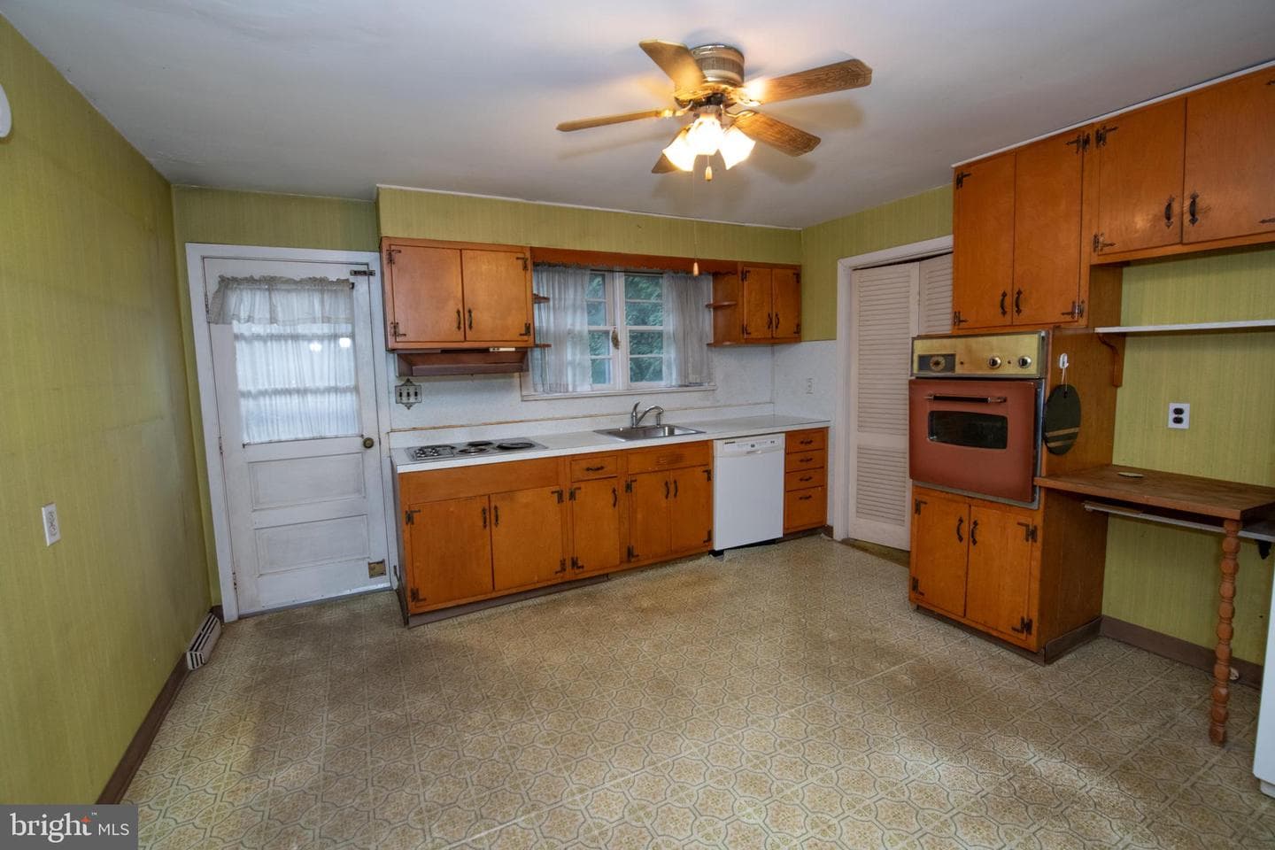 1300 Kirks Lane photo 13