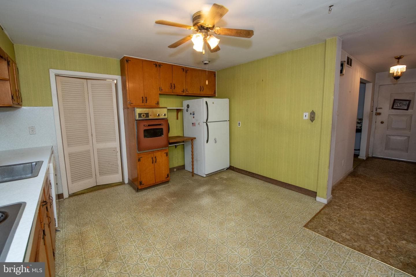 1300 Kirks Lane photo 16