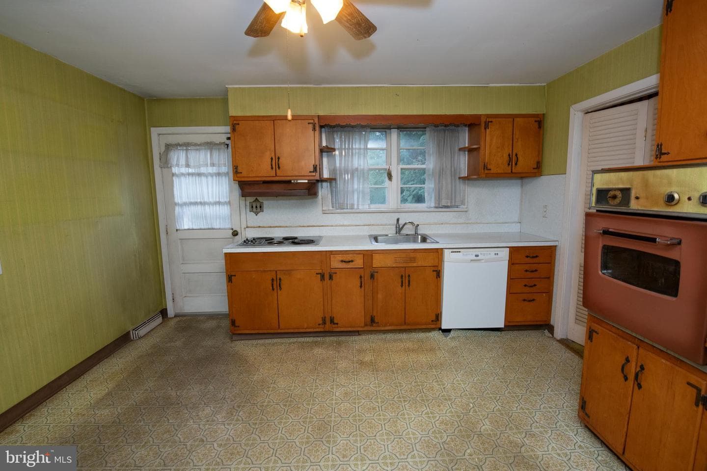 1300 Kirks Lane photo 17