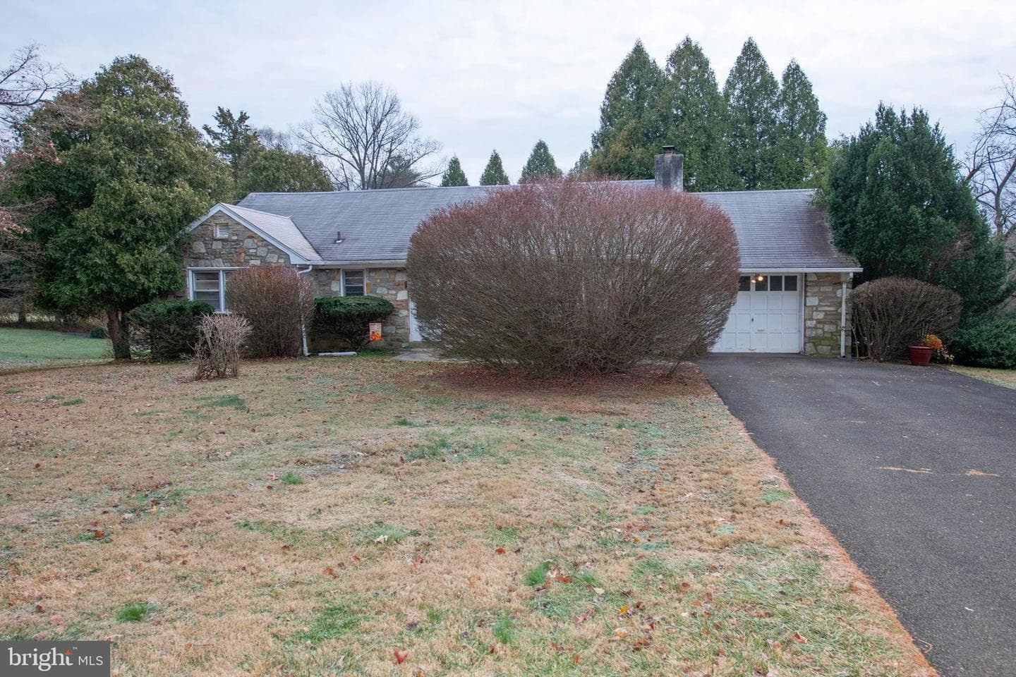 1300 Kirks Lane photo 2