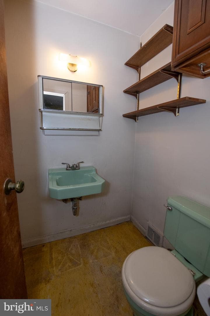 1300 Kirks Lane photo 21