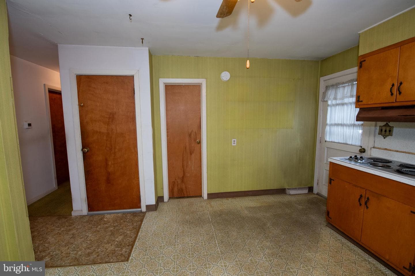 1300 Kirks Lane photo 23