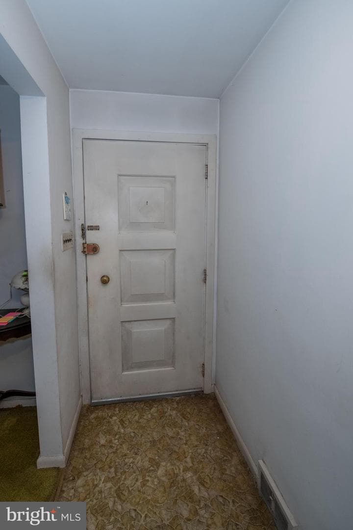 1300 Kirks Lane photo 35