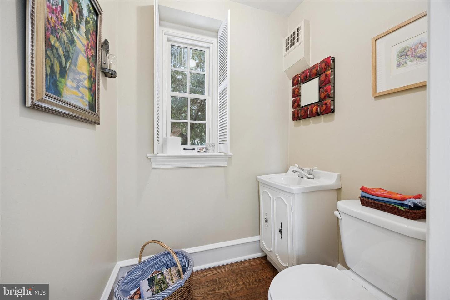 1039 Wellington Road photo 20