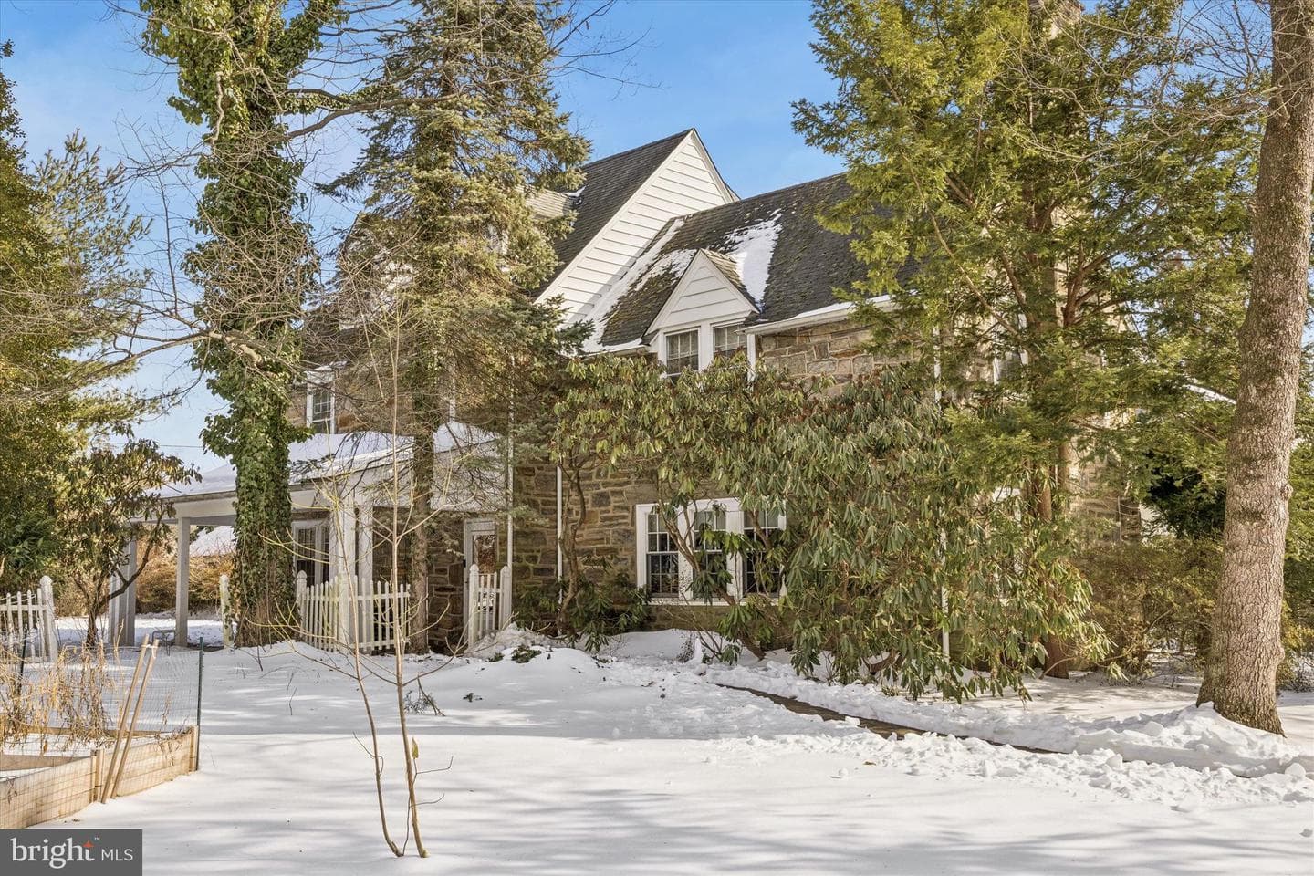 1039 Wellington Road photo 46