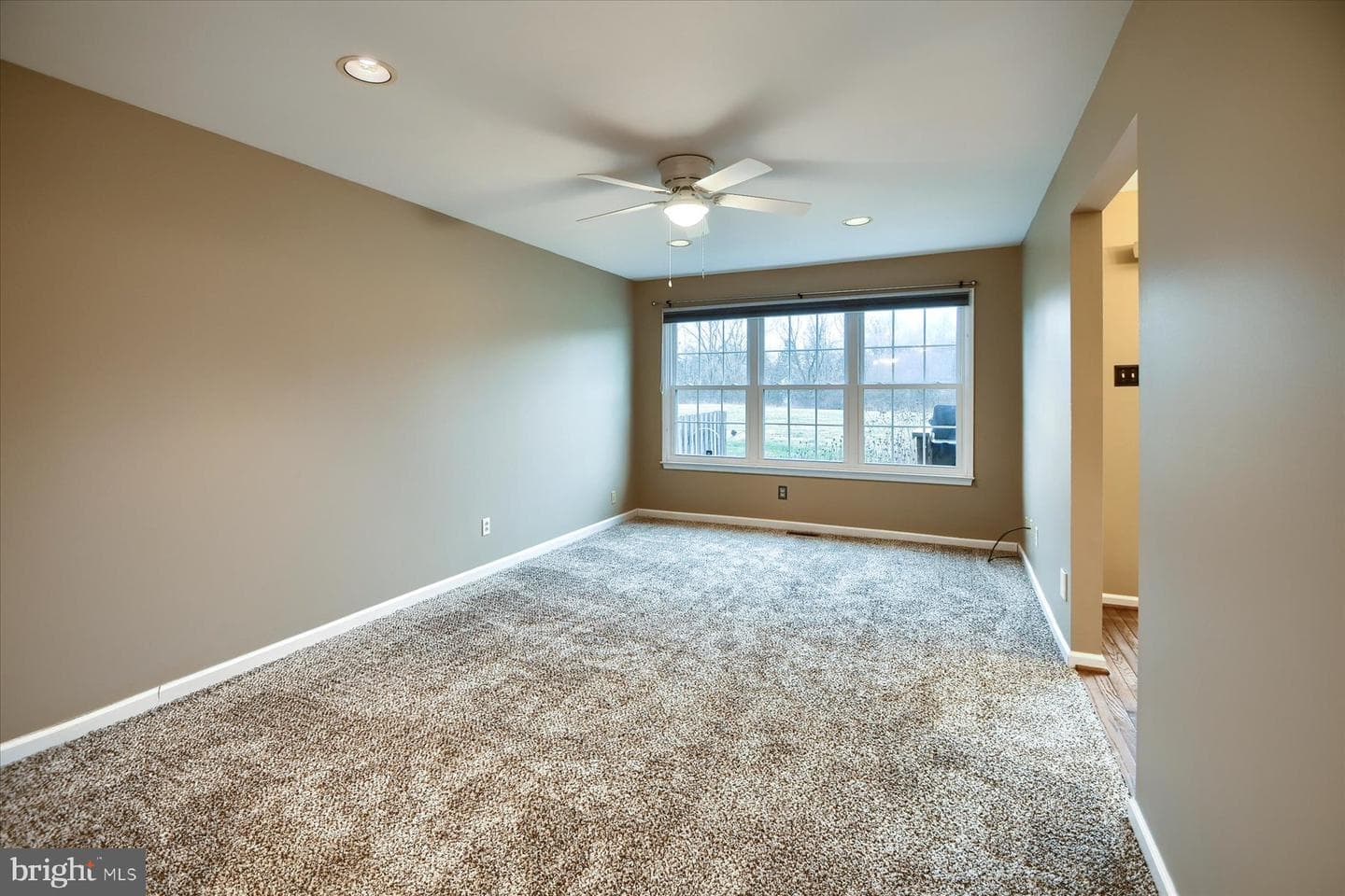 557 Broxton Court photo 12