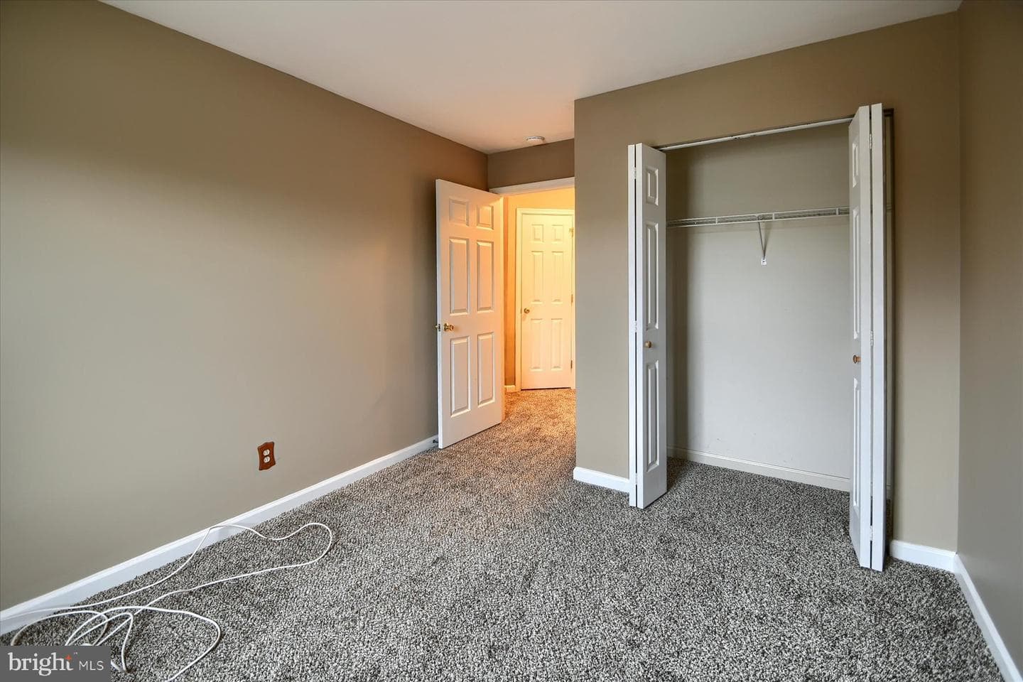 557 Broxton Court photo 18