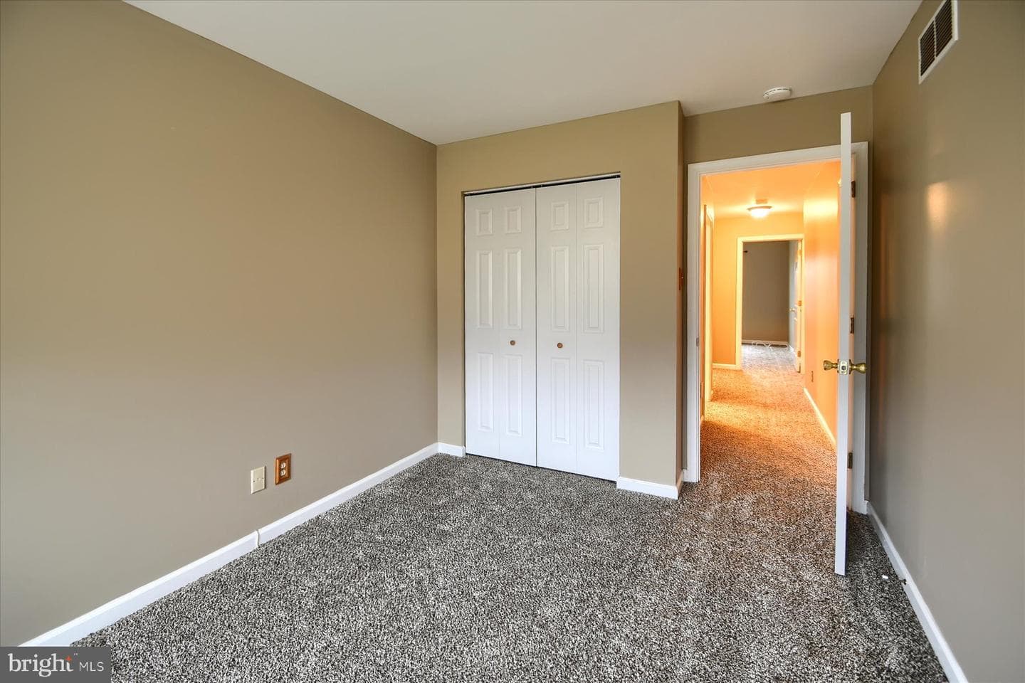 557 Broxton Court photo 21