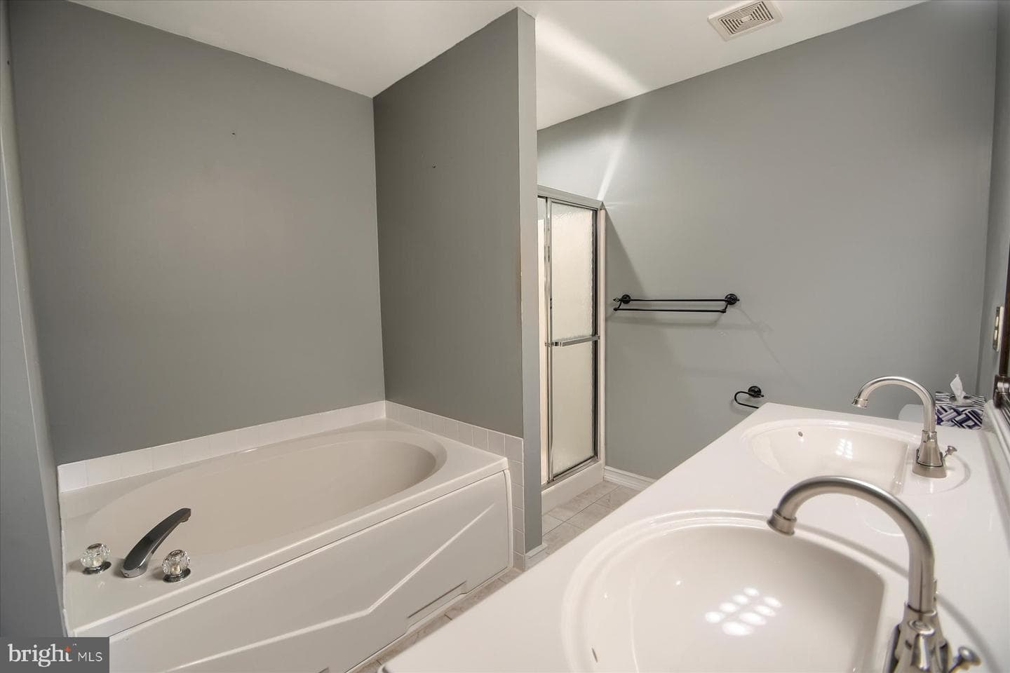557 Broxton Court photo 25