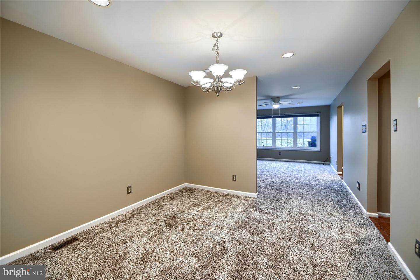 557 Broxton Court photo 6