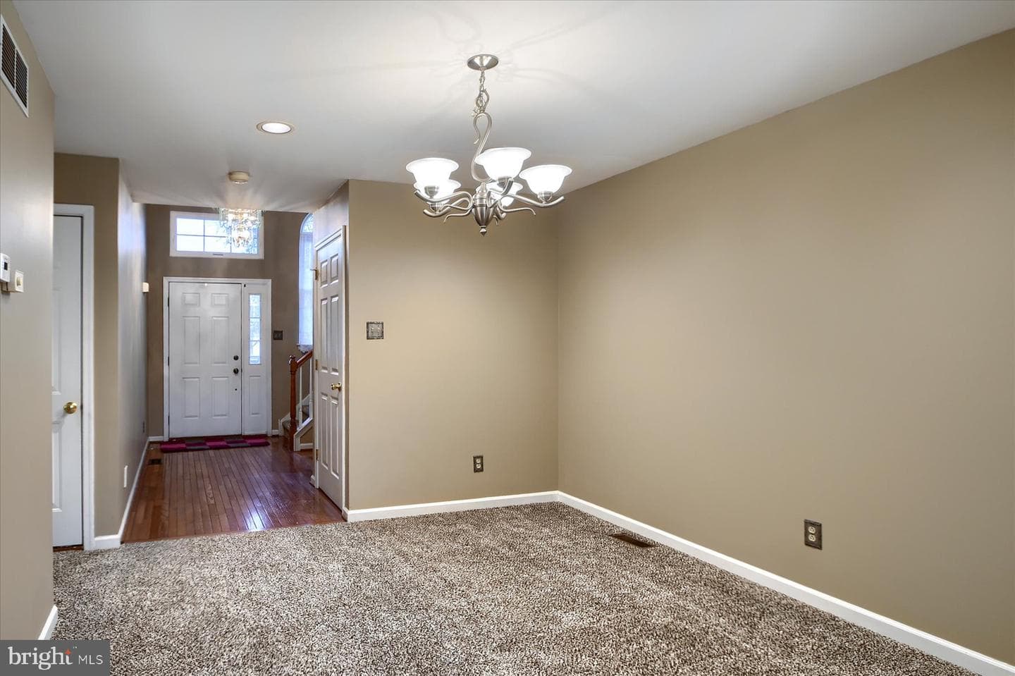 557 Broxton Court photo 7