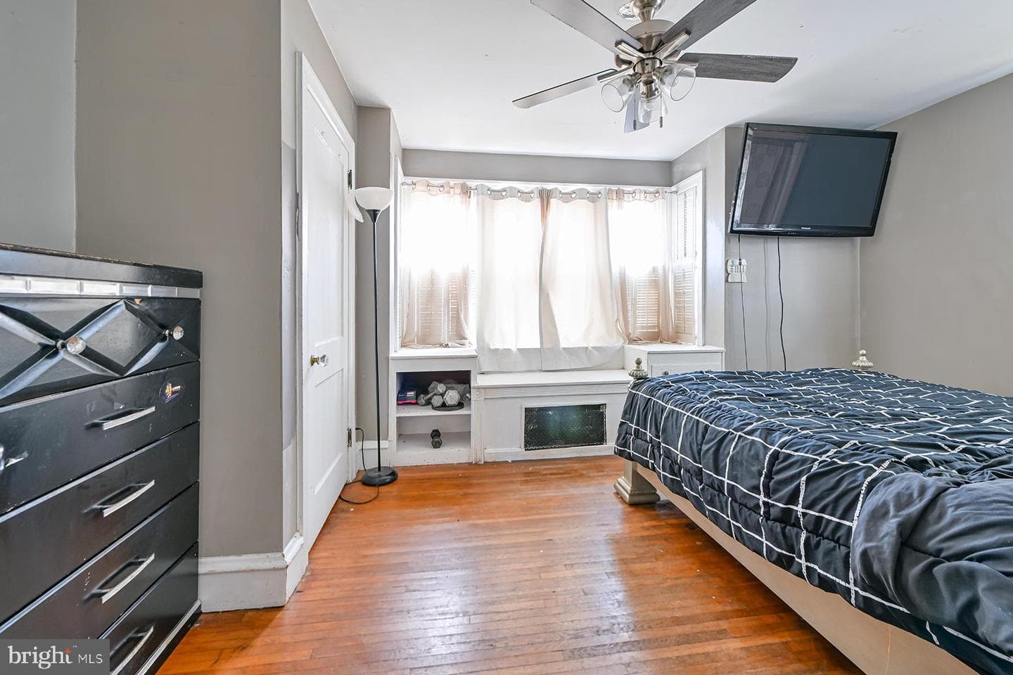 812 N Evans Street photo 9