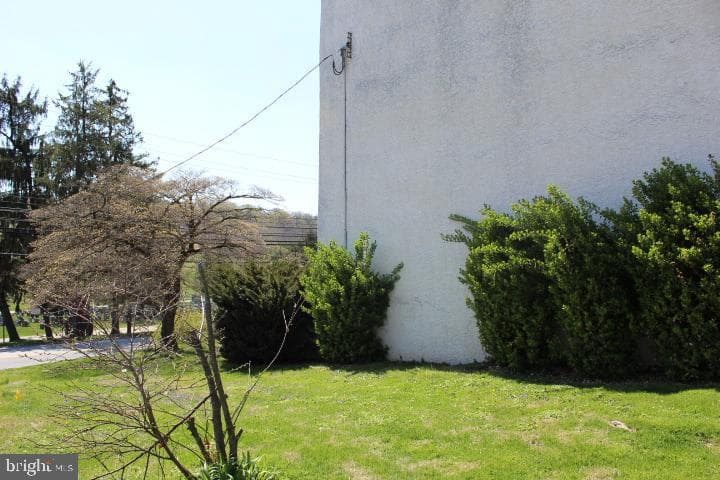 281 E Matsonford Road photo 22