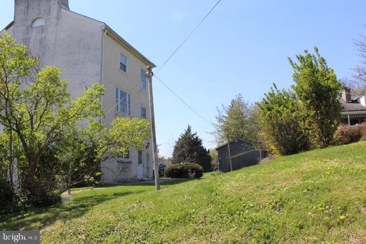 281 E Matsonford Road photo 5