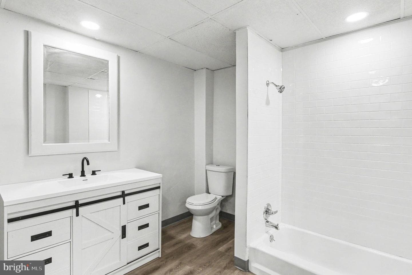 443 Walnut Street photo 12