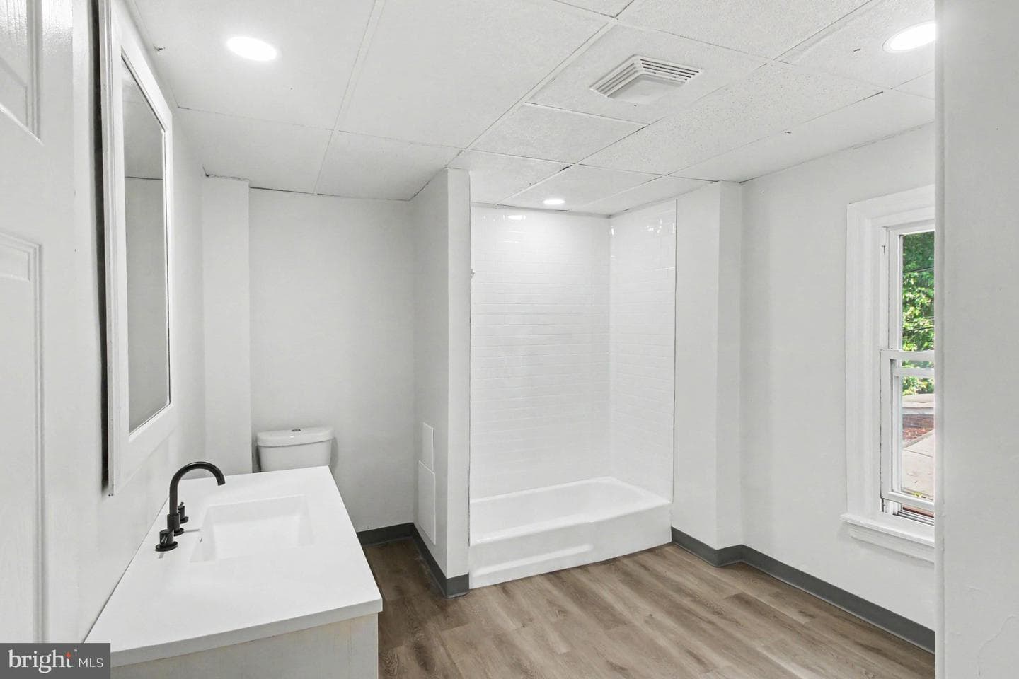 443 Walnut Street photo 13