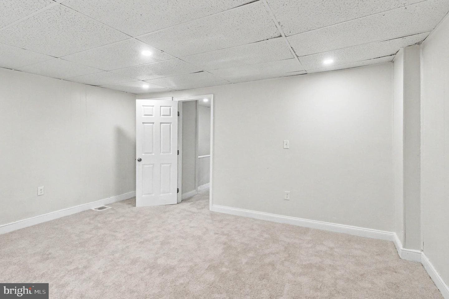 443 Walnut Street photo 16