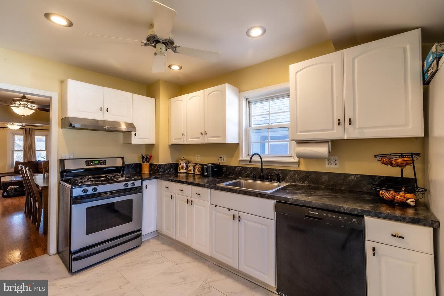2803 Broadway Avenue photo 10