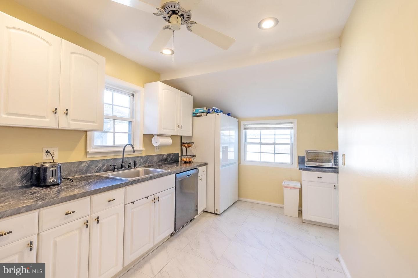 2803 Broadway Avenue photo 9