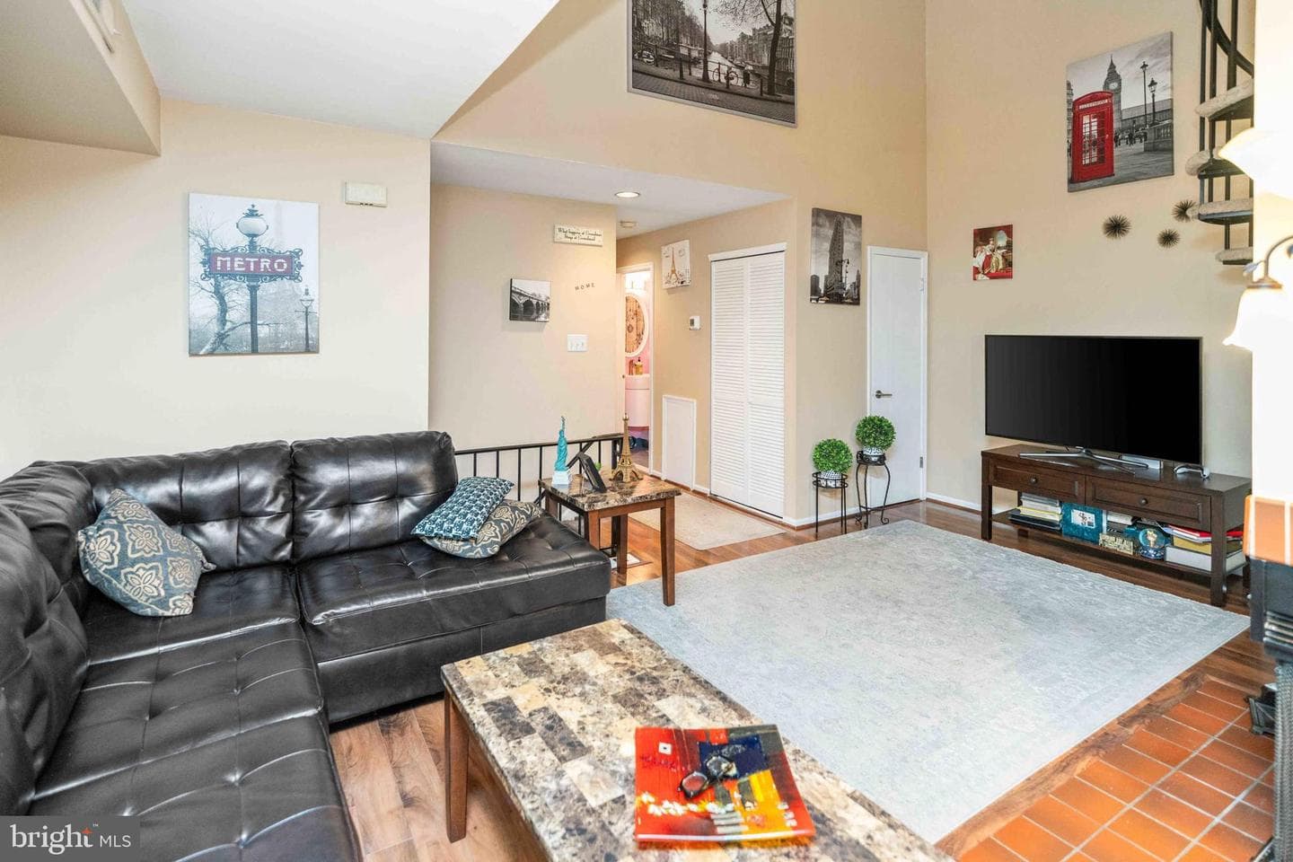 46 Woodbine Court photo 15