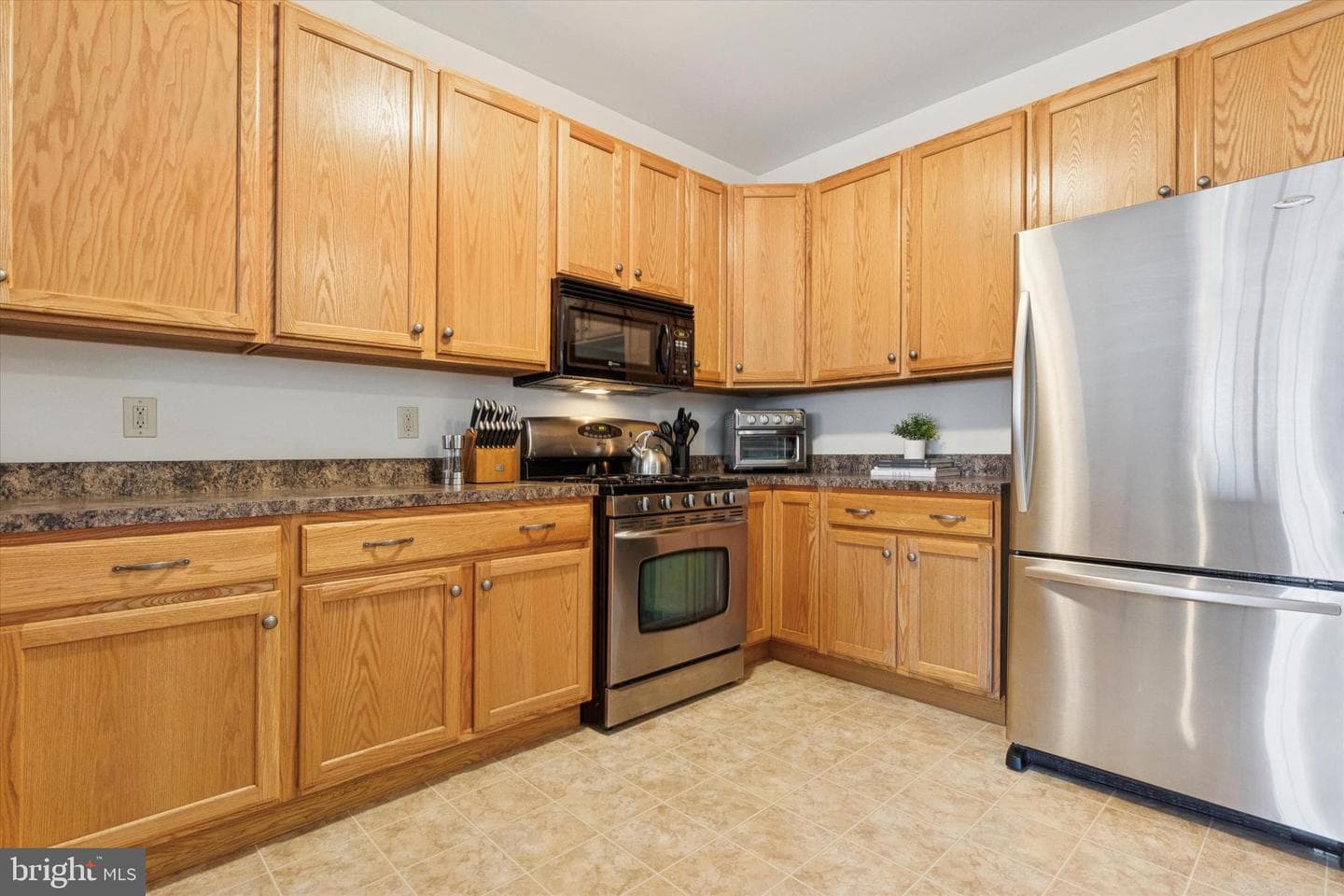 1070 Rosemont Terrace photo 5