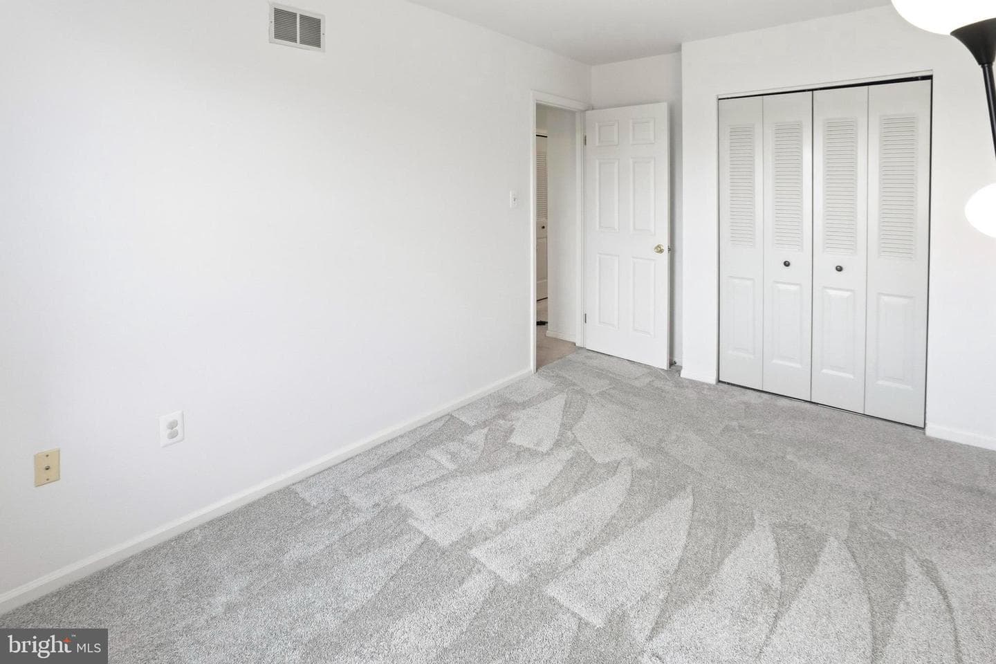 1405 Village Green Drive photo 26