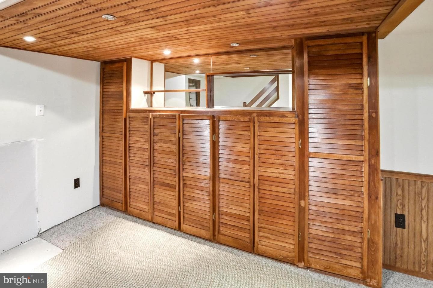 1405 Village Green Drive photo 31