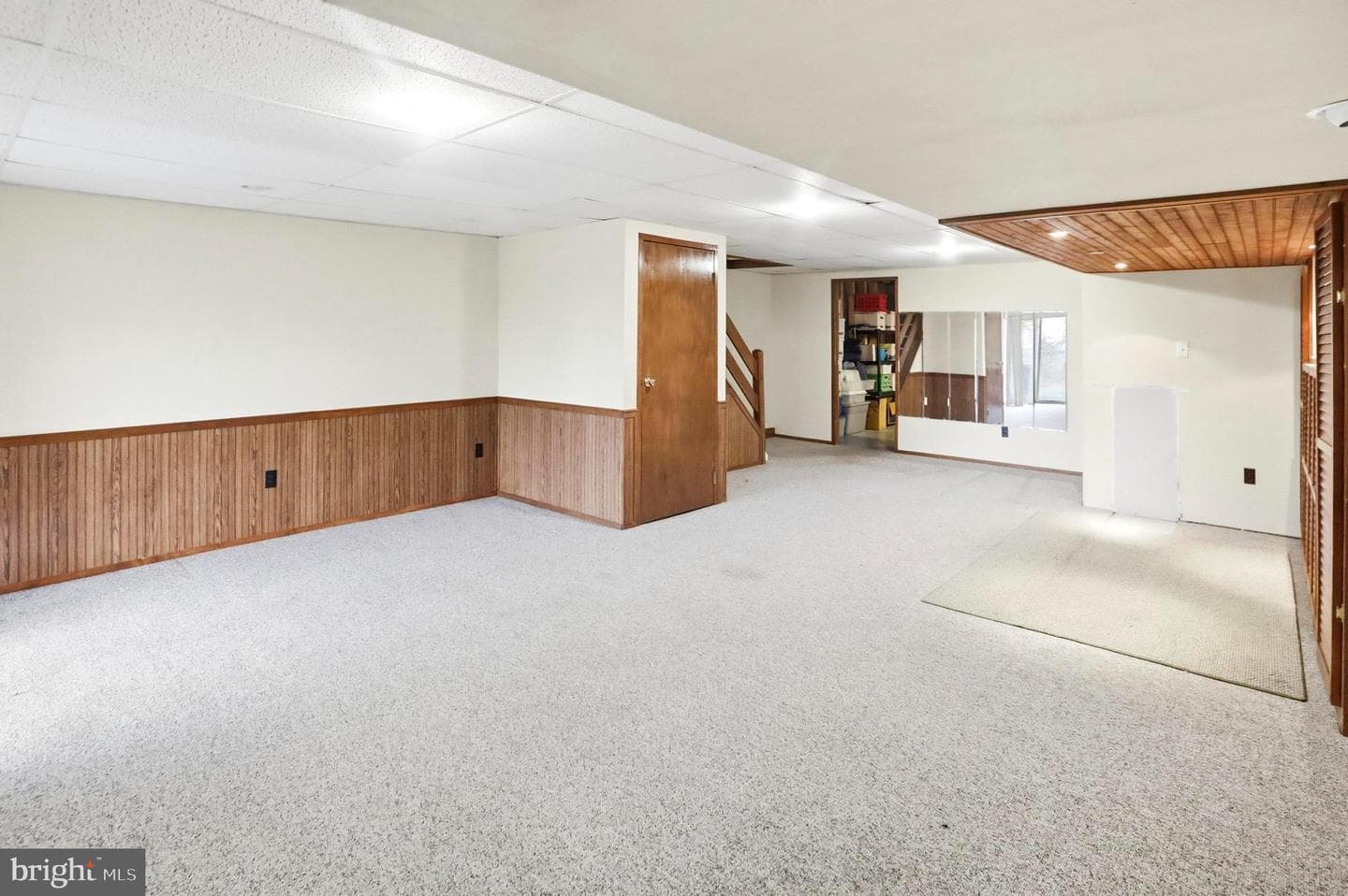1405 Village Green Drive photo 32