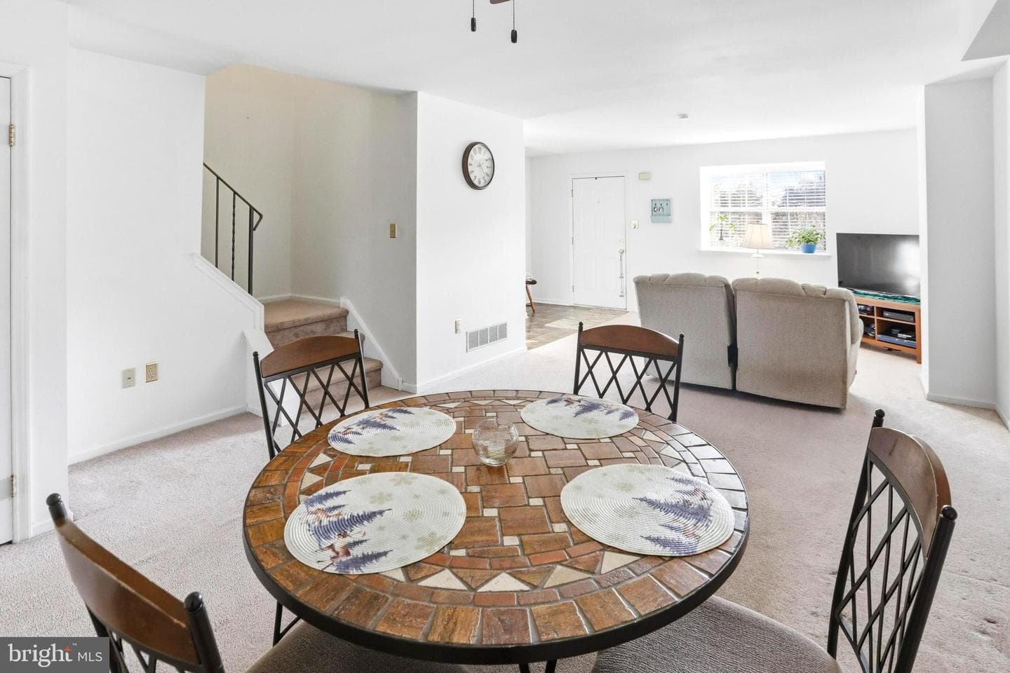 1405 Village Green Drive photo 7