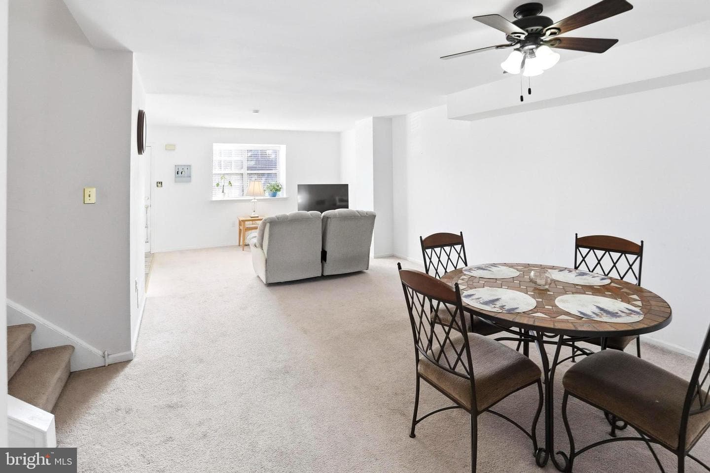 1405 Village Green Drive photo 8