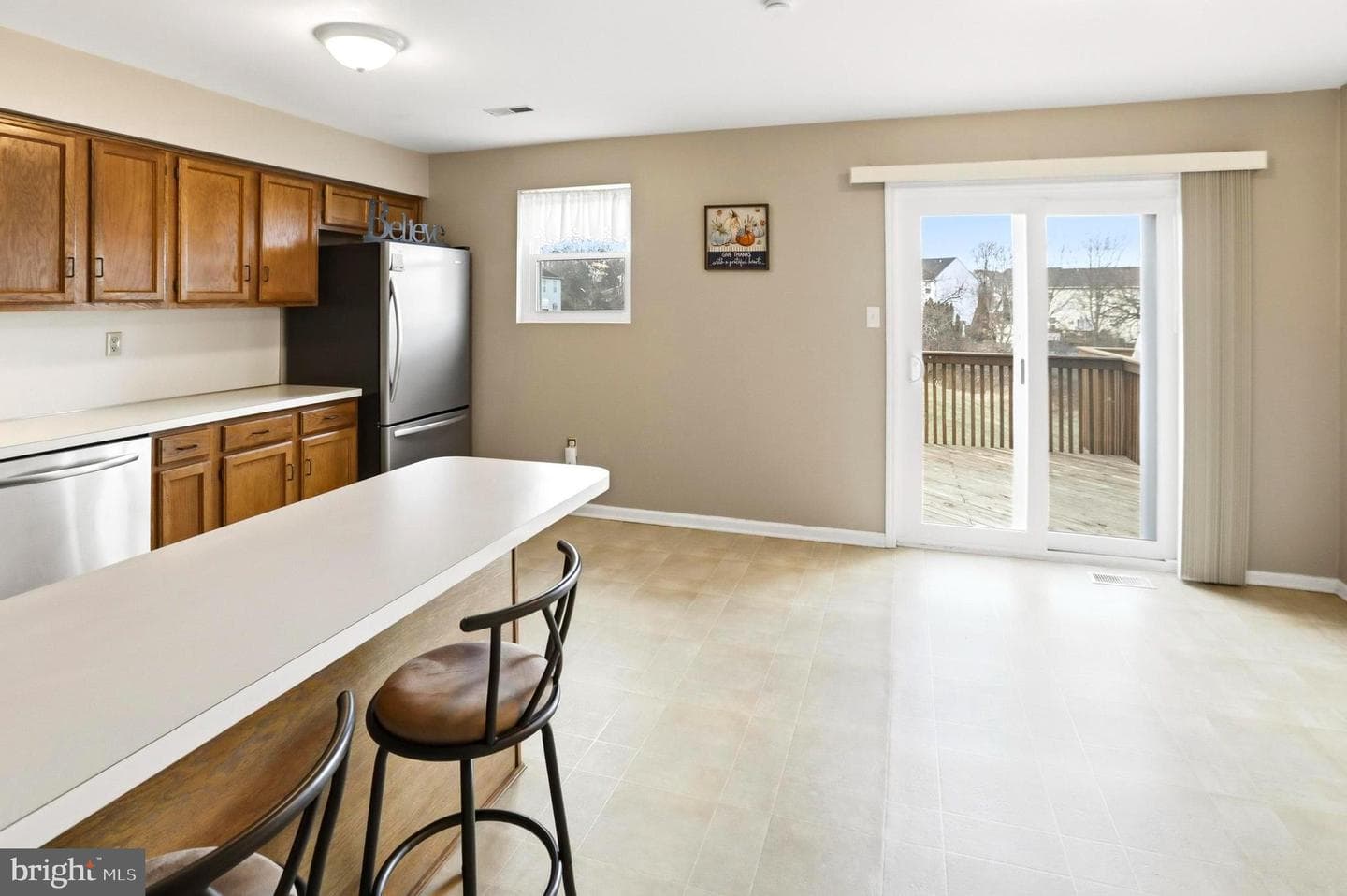 1405 Village Green Drive photo 9