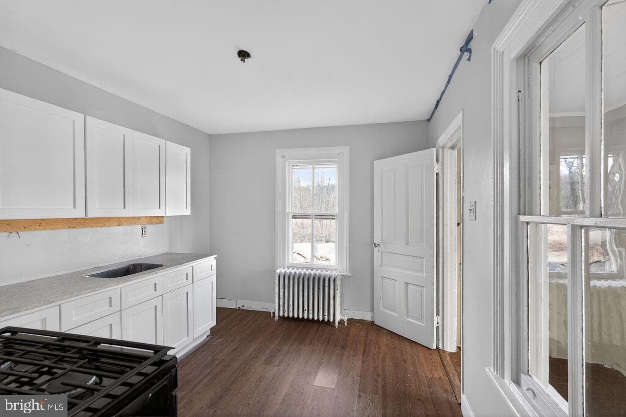 566 S Bethlehem Pike photo 19