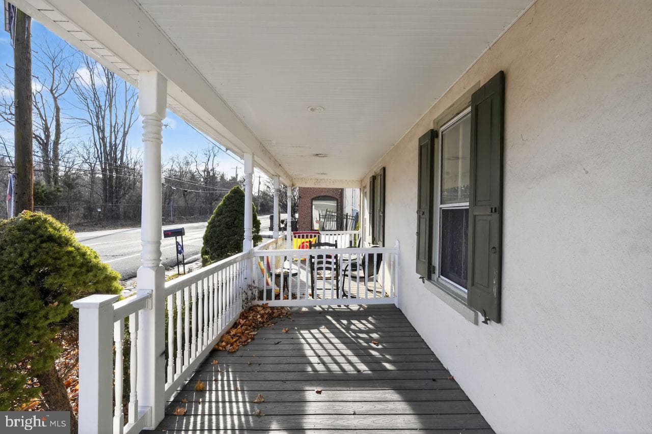 566 S Bethlehem Pike photo 4