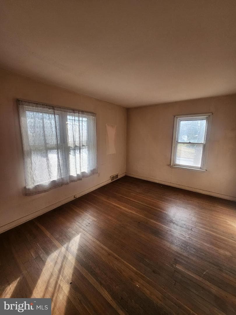 336 Elm Avenue photo 17