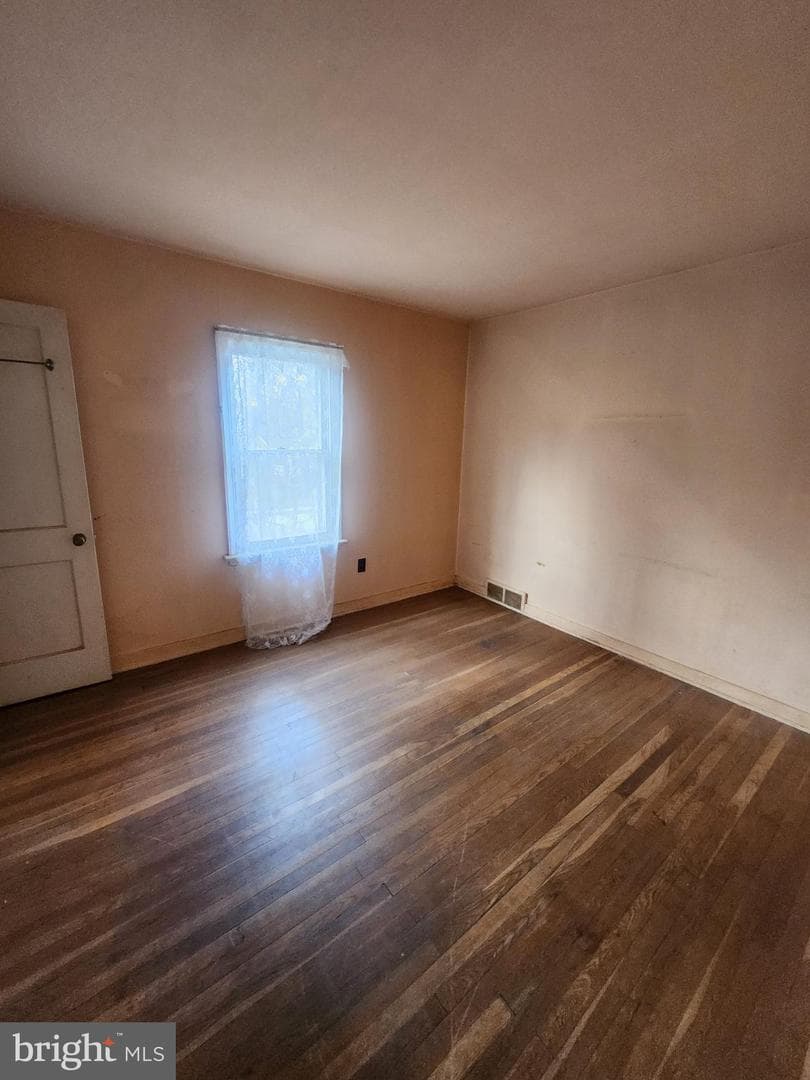 336 Elm Avenue photo 24