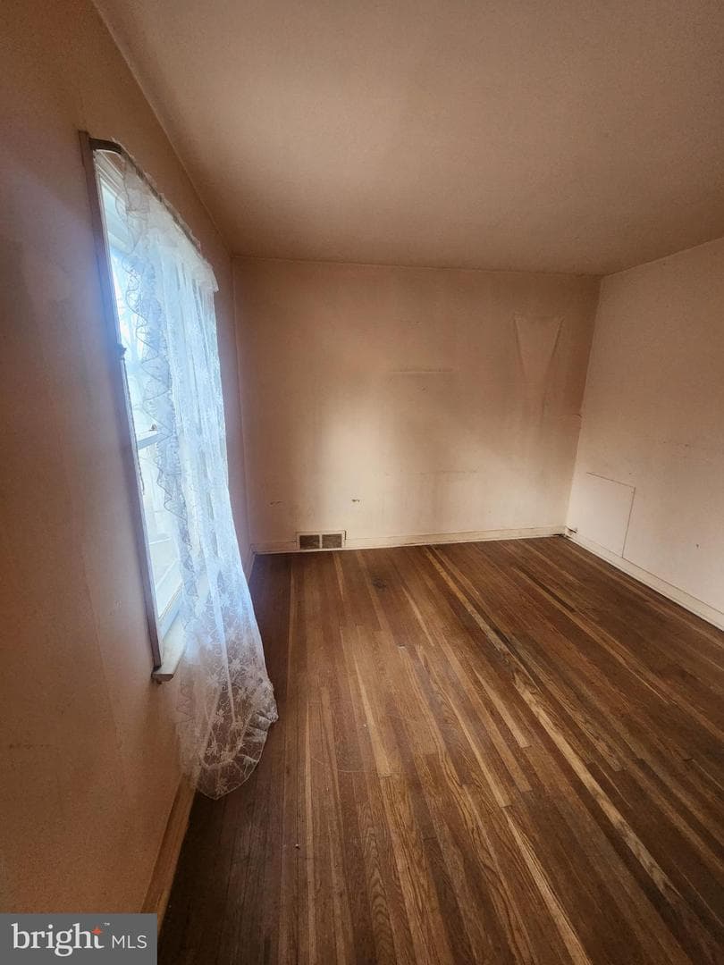 336 Elm Avenue photo 28